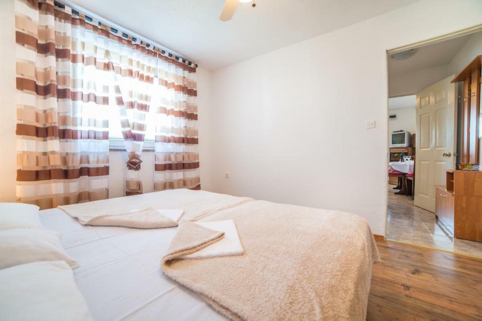 Marijan Apartment Pula Luaran gambar